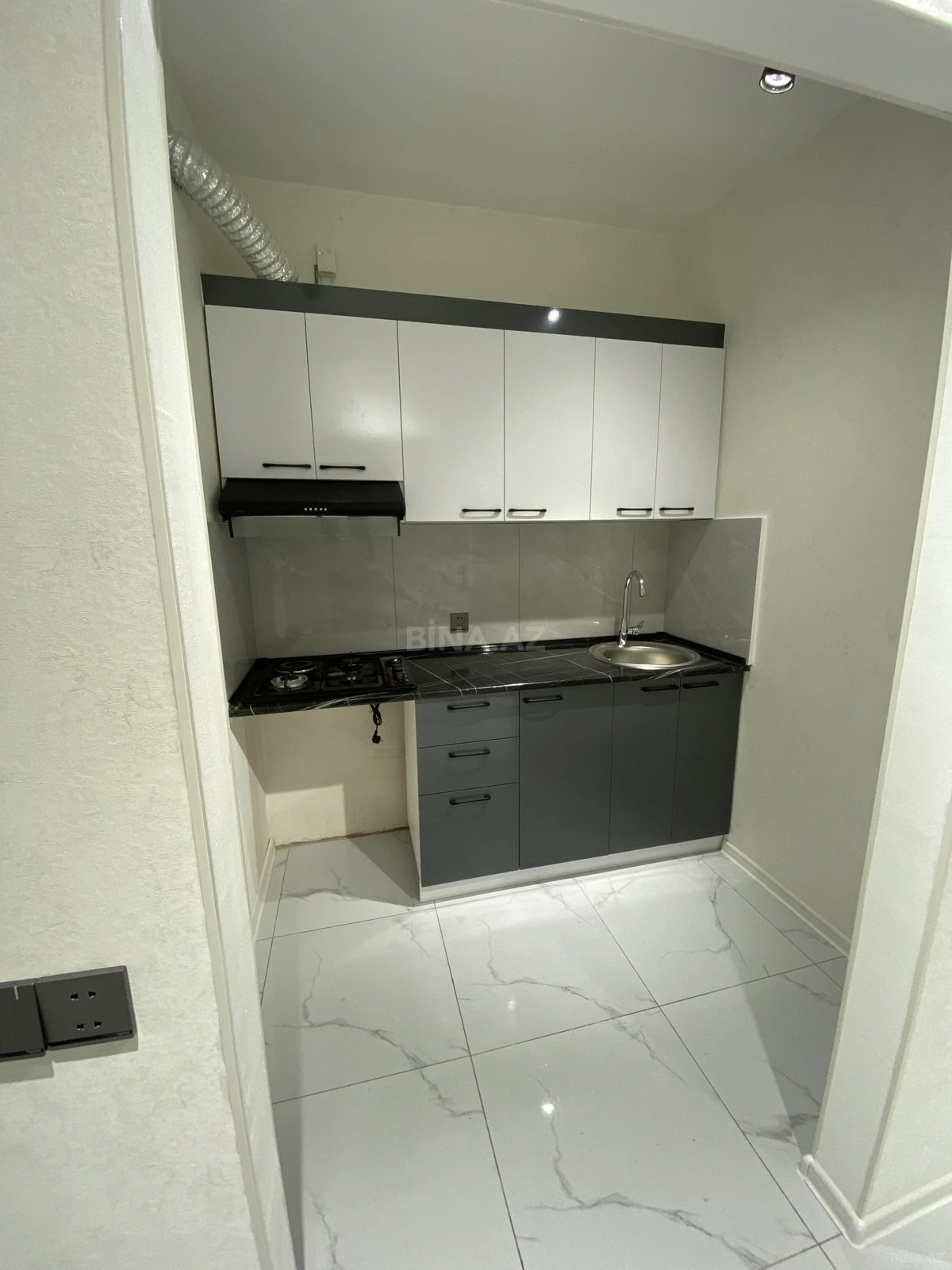 Satılır 2 otaqlı mənzil 43 m²