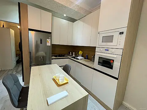 Kirayə verilir 2 otaqlı mənzil 62 m²