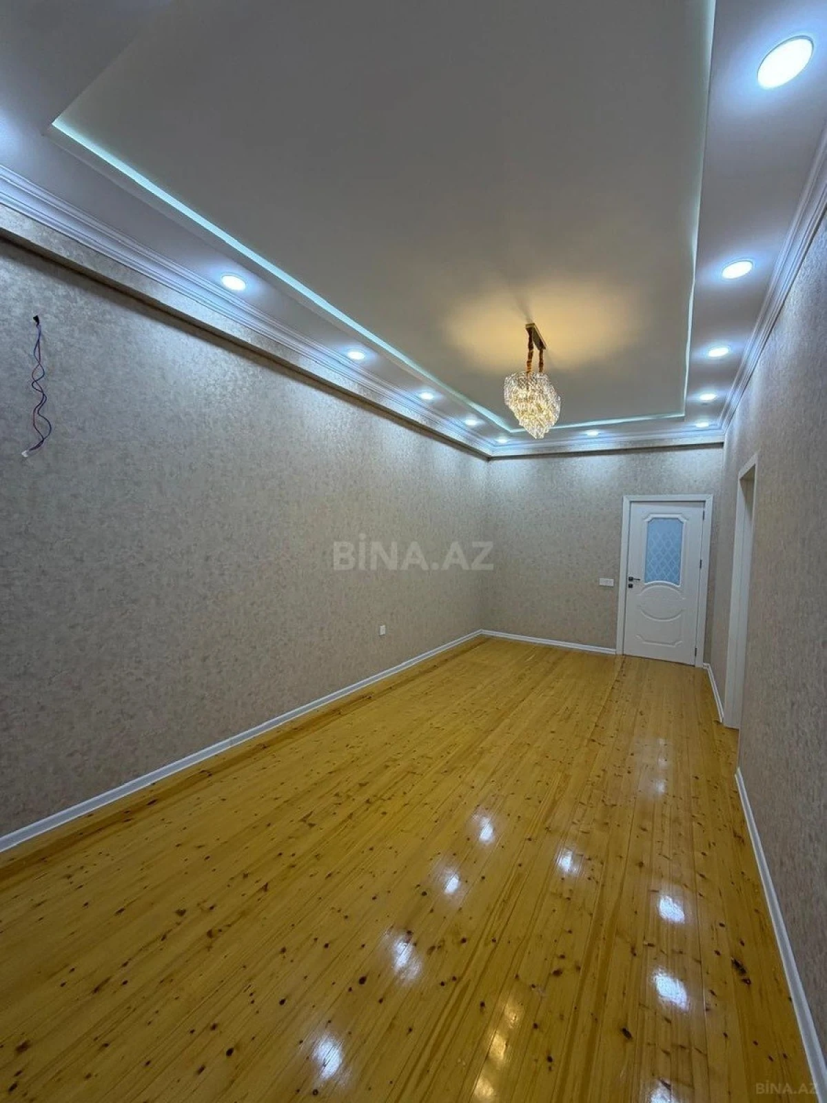 Satılır 2 otaqlı mənzil 72 m²