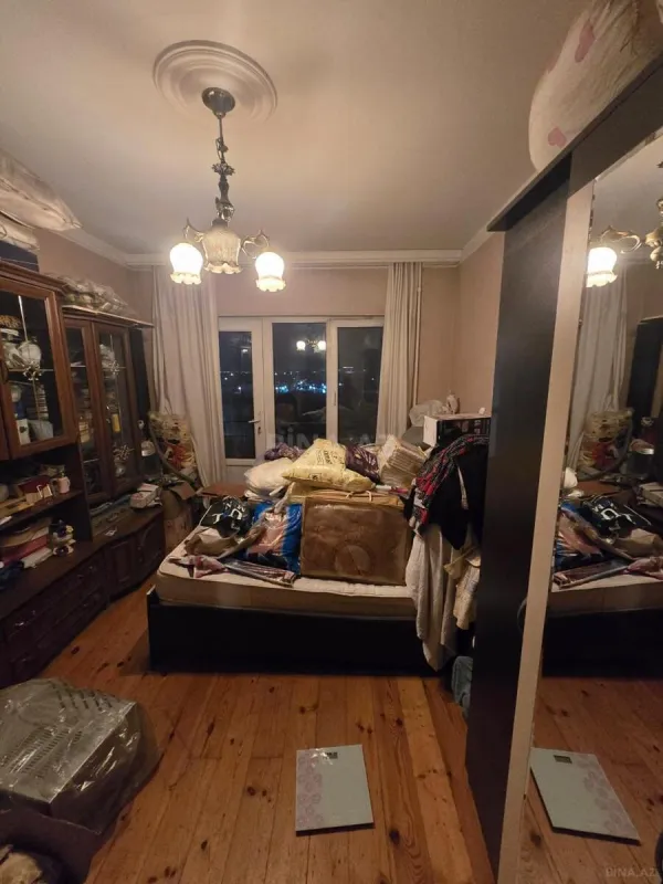 Satılır 4 otaqlı mənzil 110 m²