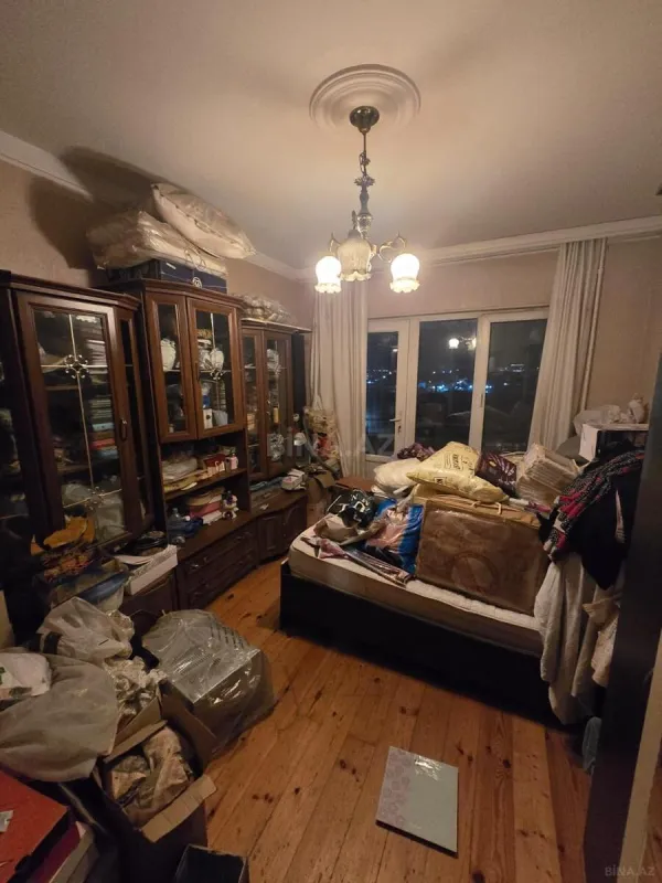 Satılır 4 otaqlı mənzil 110 m²