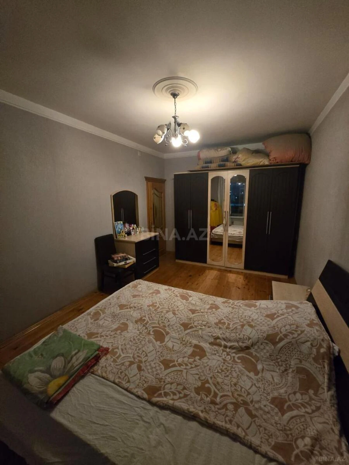 Satılır 4 otaqlı mənzil 110 m²