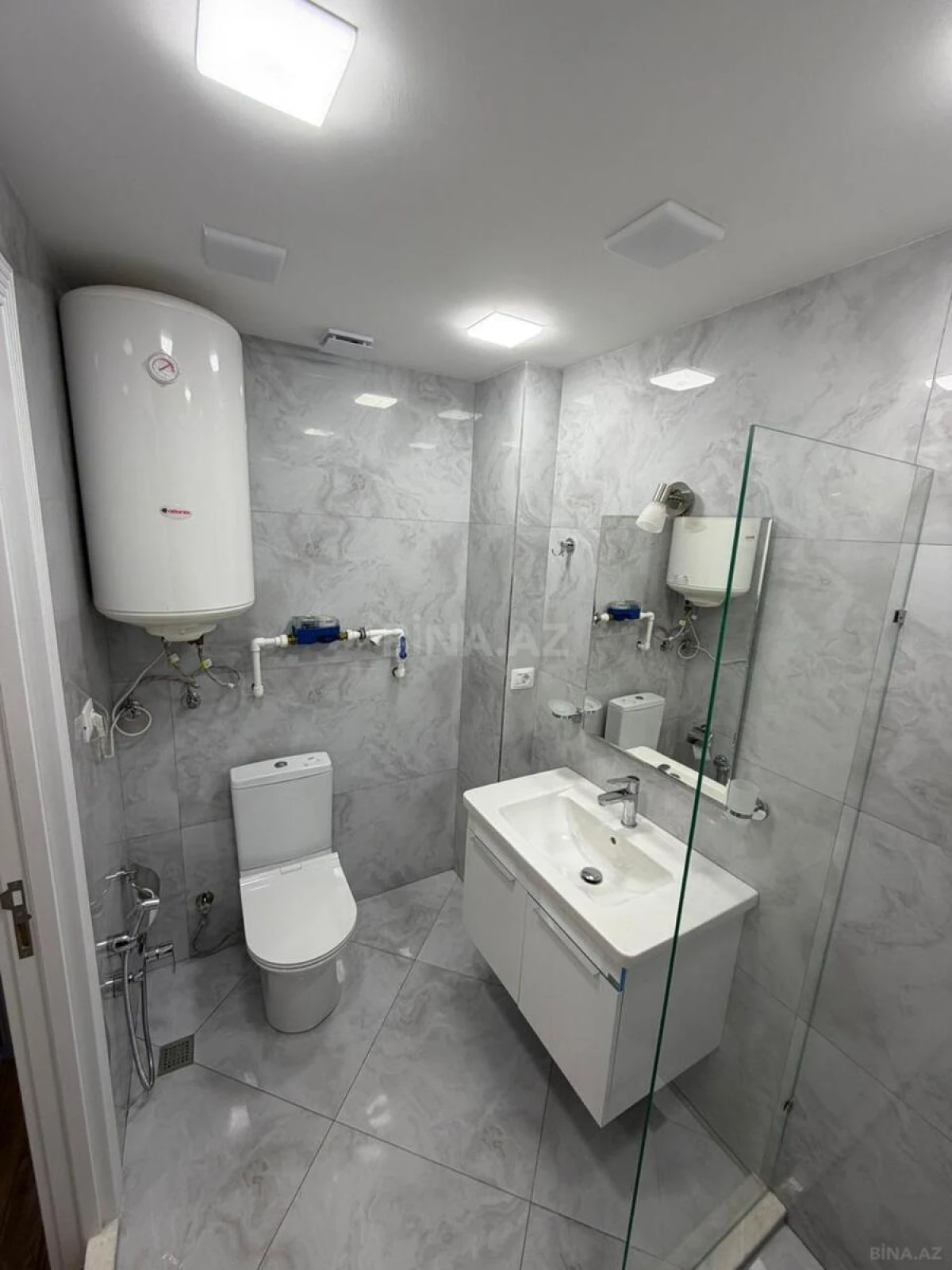 Kirayə verilir 4 otaqlı ofis 75 m²