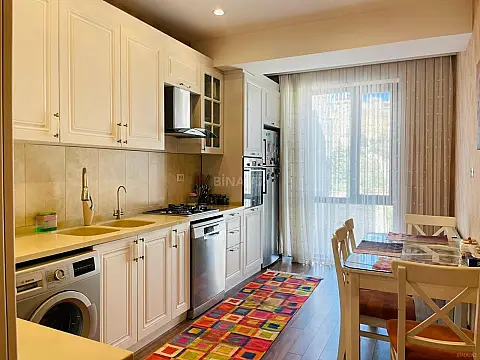 Satılır 2 otaqlı mənzil 82 m²