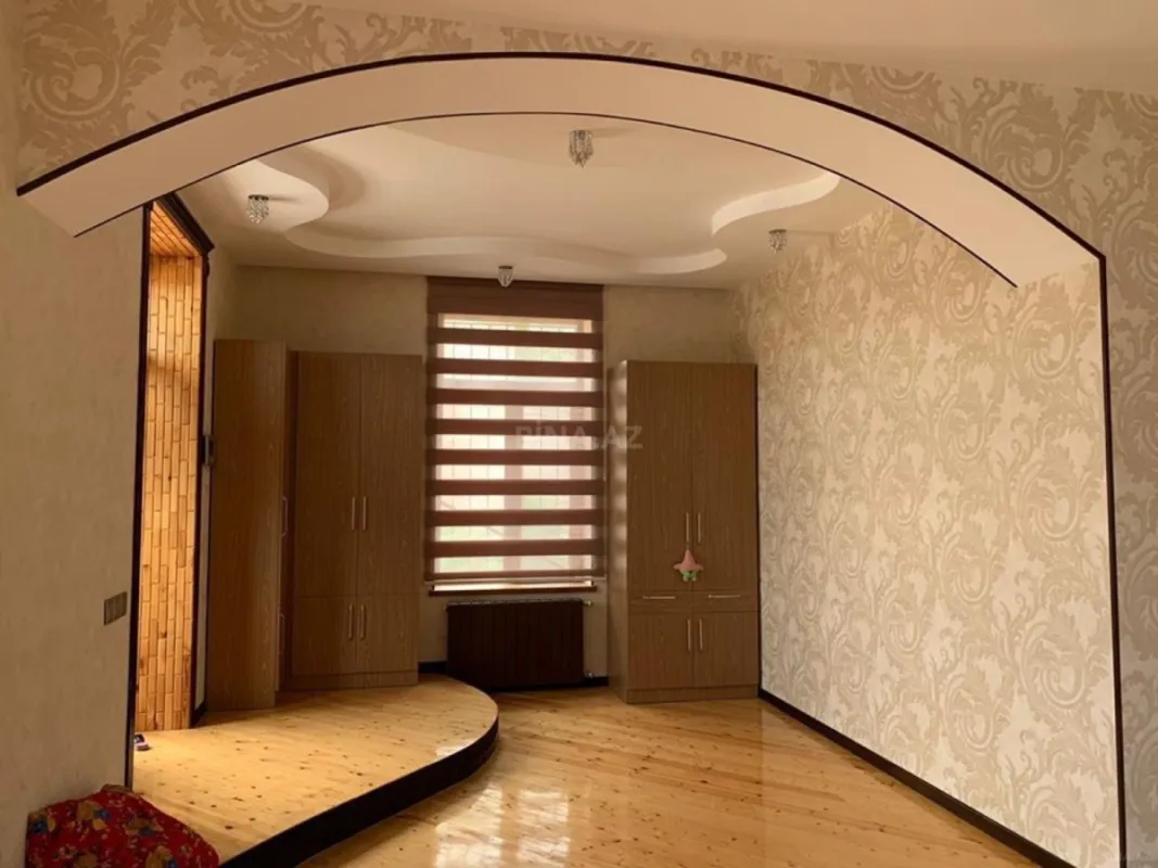 Kirayə verilir 7 otaqlı həyət evi 360 m²