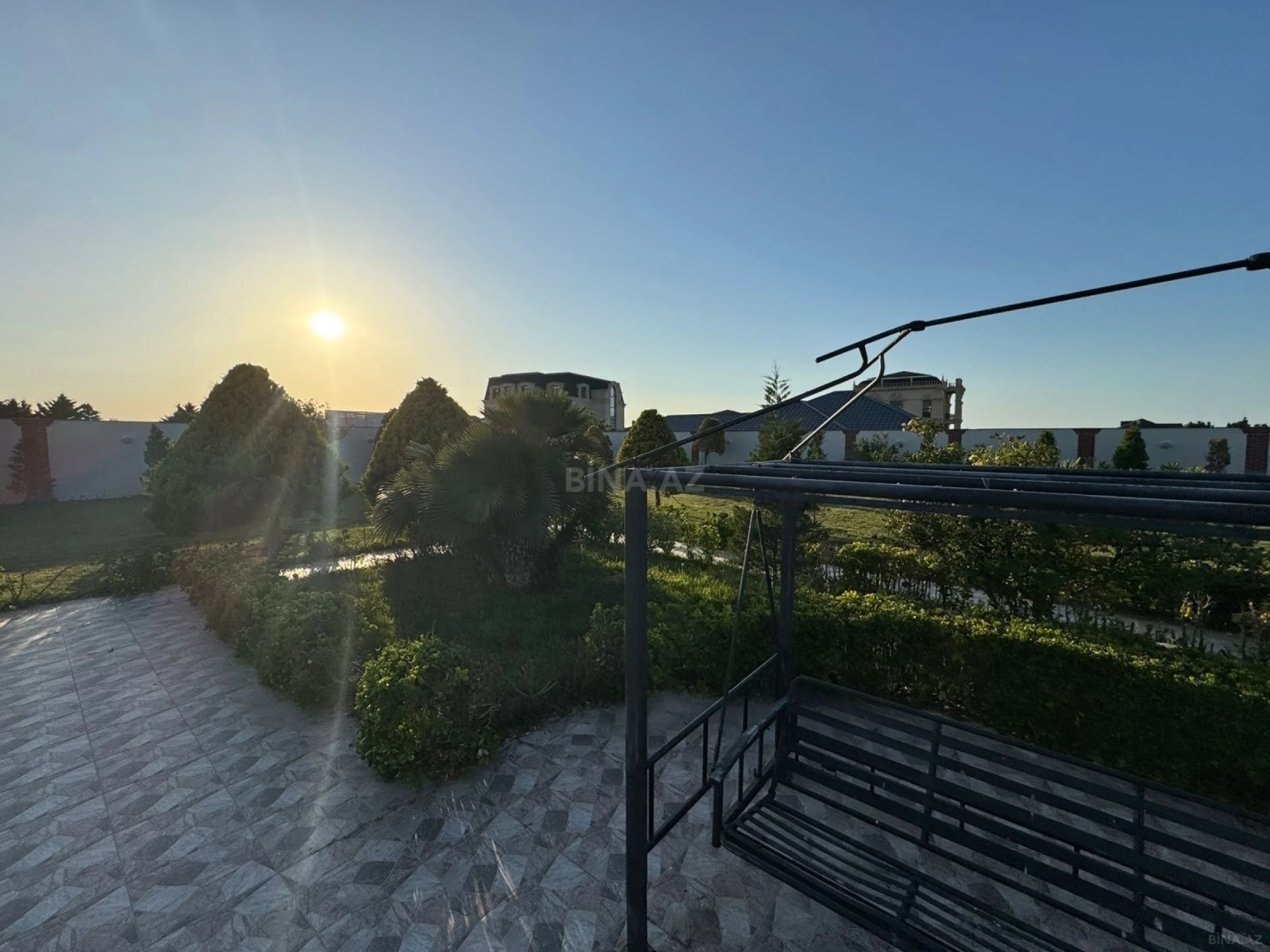 Kirayə verilir 7 otaqlı həyət evi 360 m²