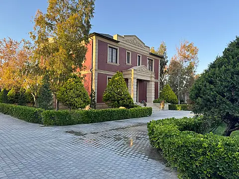 Kirayə verilir 7 otaqlı həyət evi 360 m²