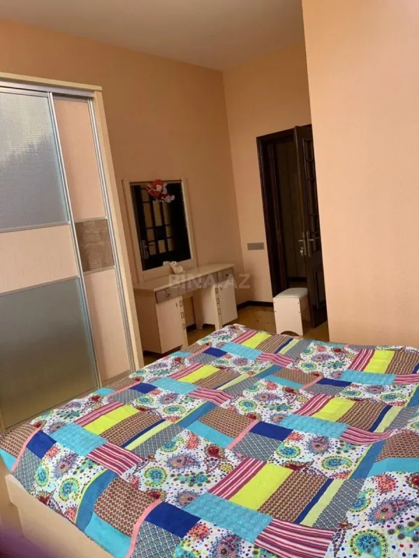 Kirayə verilir 7 otaqlı həyət evi 360 m²