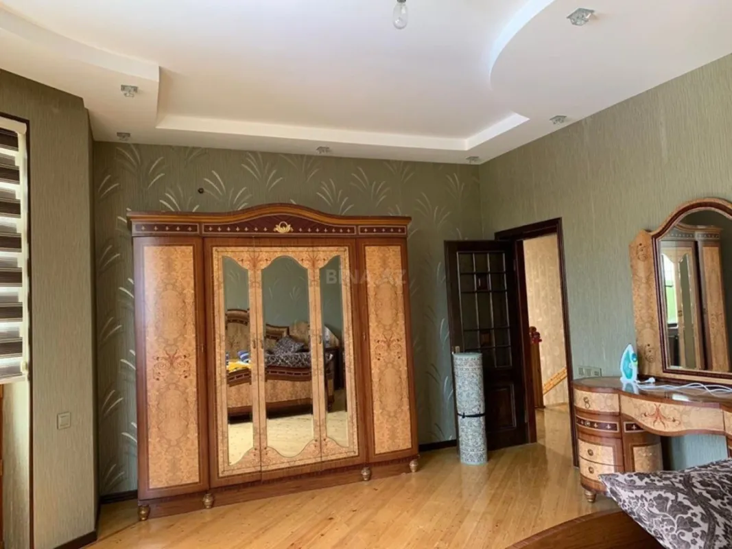 Kirayə verilir 7 otaqlı həyət evi 360 m²