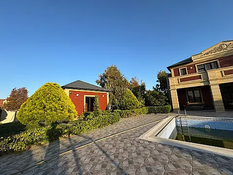 Kirayə verilir 7 otaqlı həyət evi 360 m²