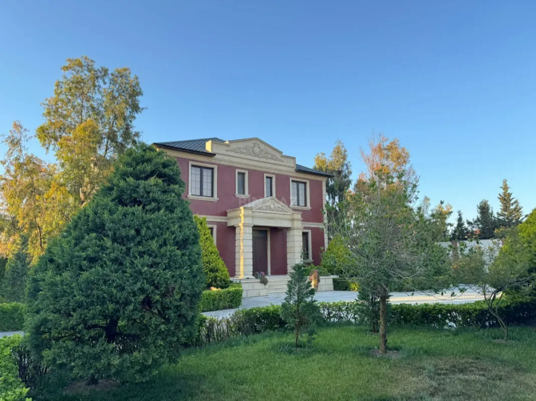 Kirayə verilir 7 otaqlı həyət evi 360 m²