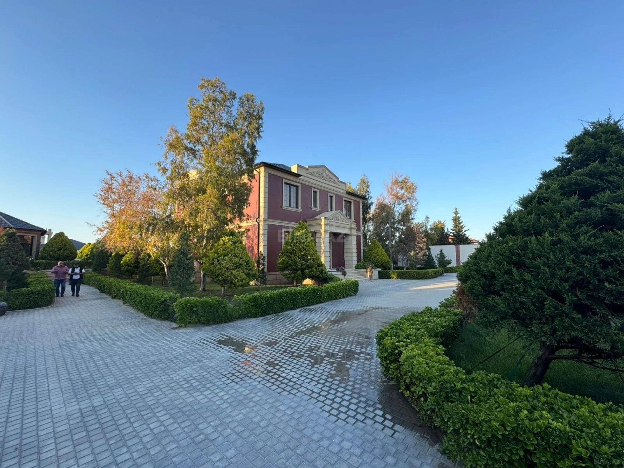 Kirayə verilir 7 otaqlı həyət evi 360 m²