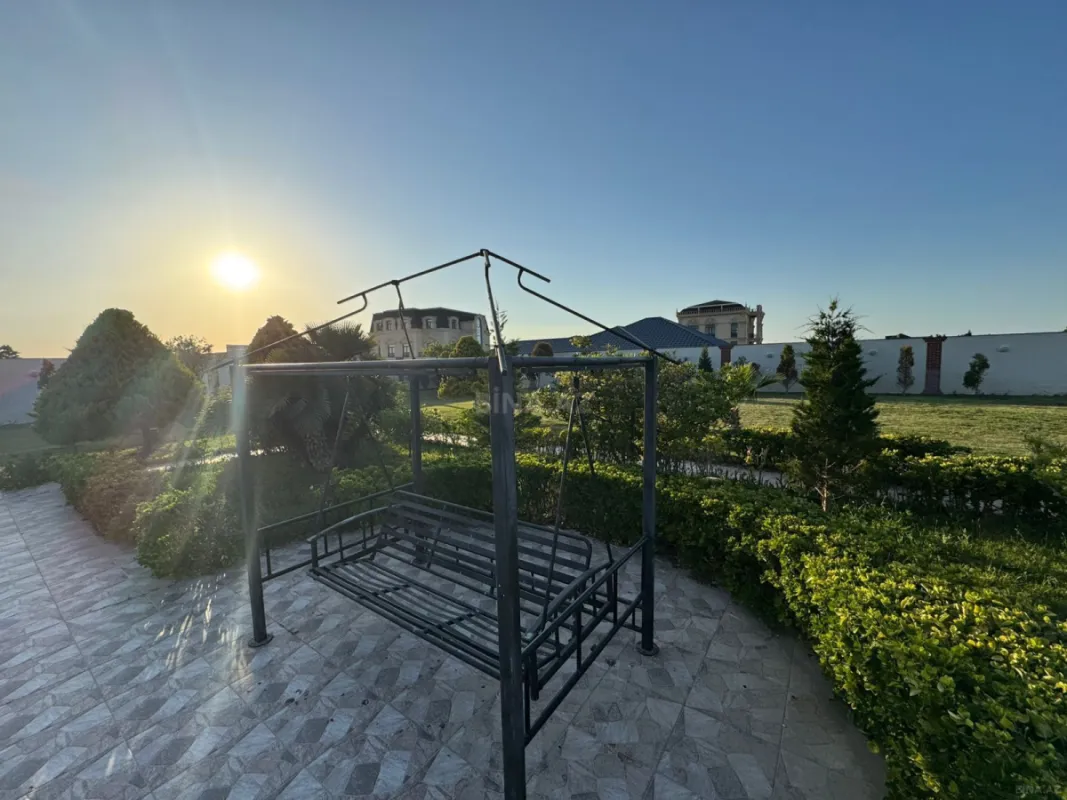 Kirayə verilir 7 otaqlı həyət evi 360 m²