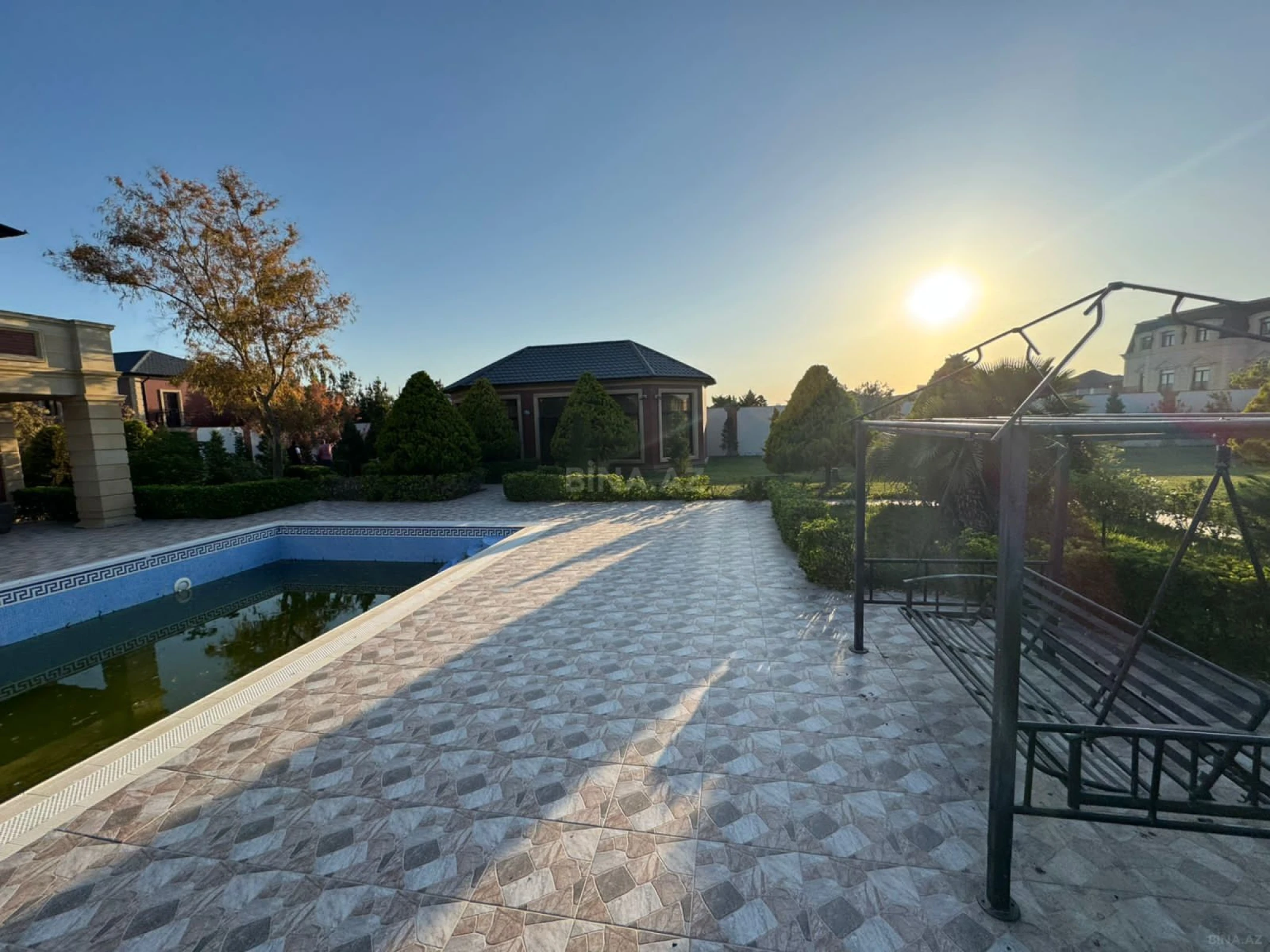 Kirayə verilir 7 otaqlı həyət evi 360 m²