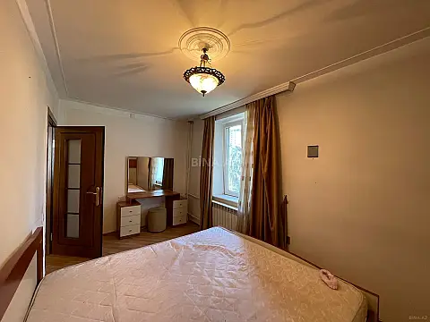 Satılır 3 otaqlı mənzil 82 m²