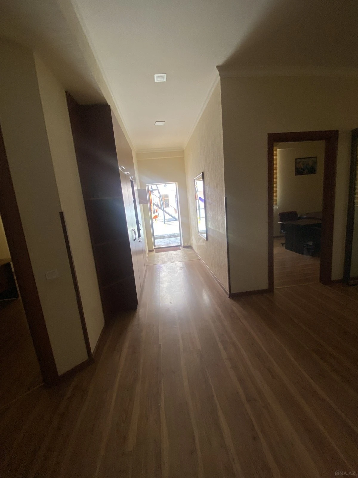 Kirayə verilir 6 otaqlı ofis 200 m²