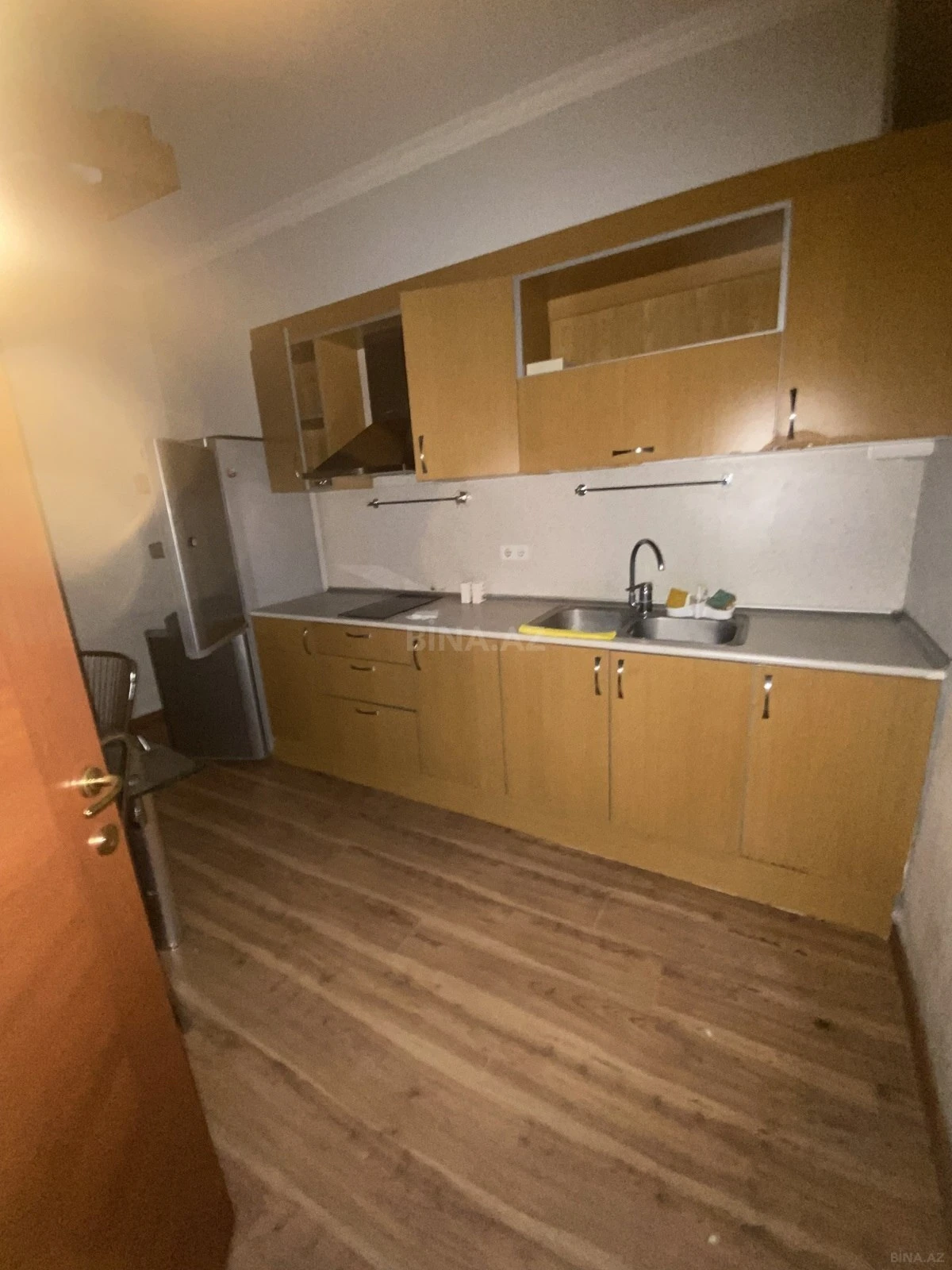 Kirayə verilir 6 otaqlı ofis 200 m²