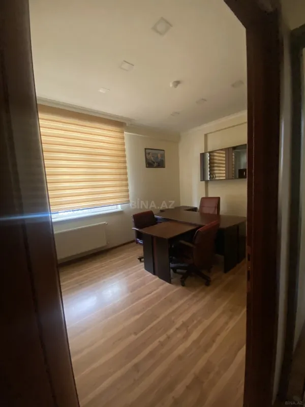 Kirayə verilir 6 otaqlı ofis 200 m²