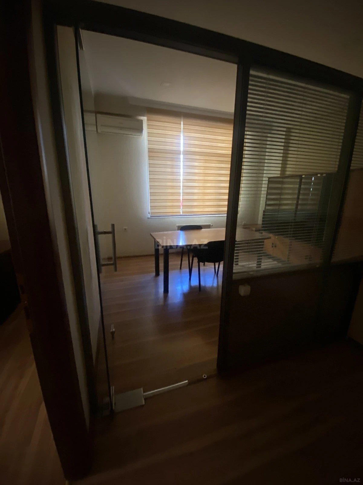 Kirayə verilir 6 otaqlı ofis 200 m²