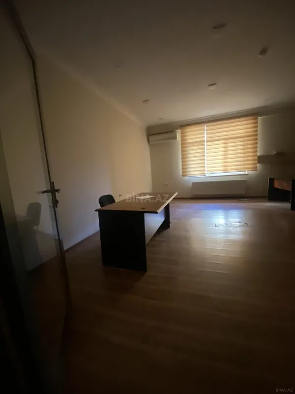 Kirayə verilir 6 otaqlı ofis 200 m²