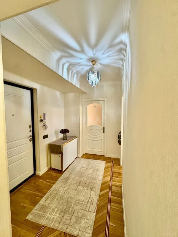 Satılır 2 otaqlı mənzil 69 m²