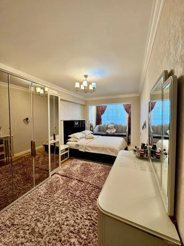 Satılır 2 otaqlı mənzil 69 m²