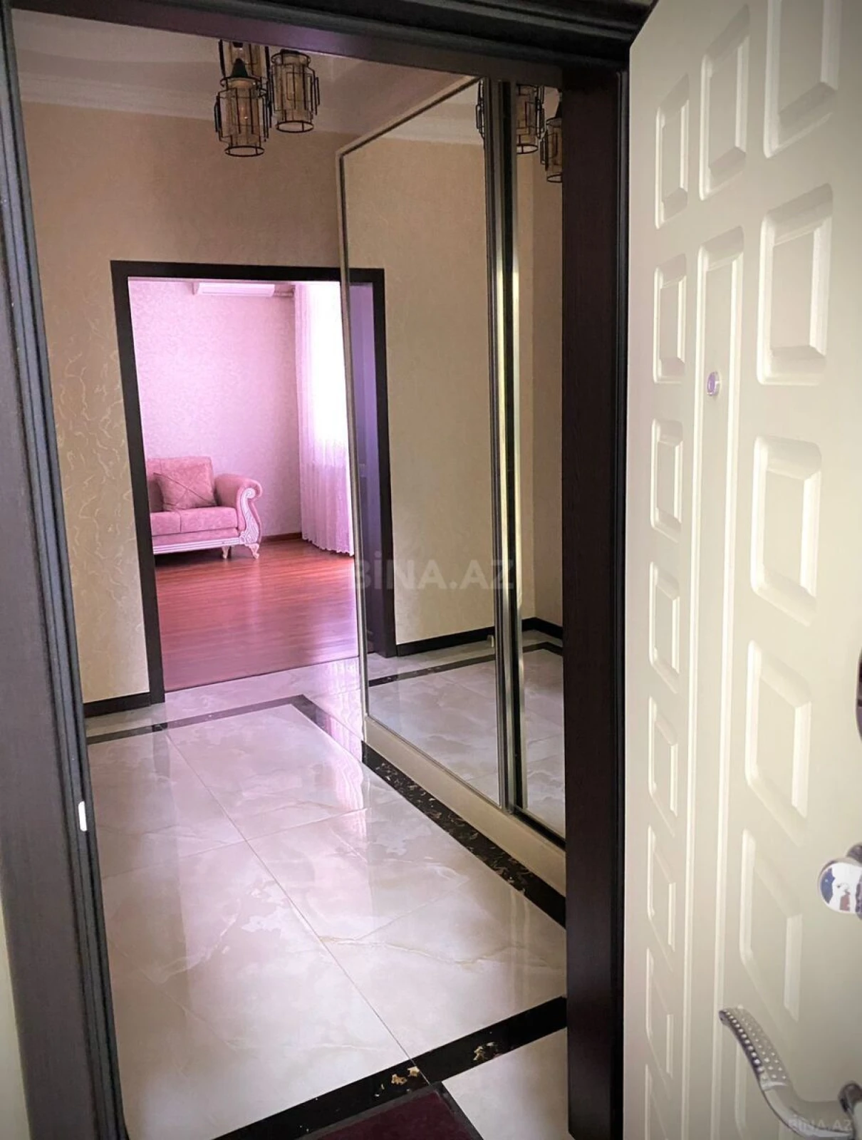 Kirayə verilir 2 otaqlı mənzil 60 m²