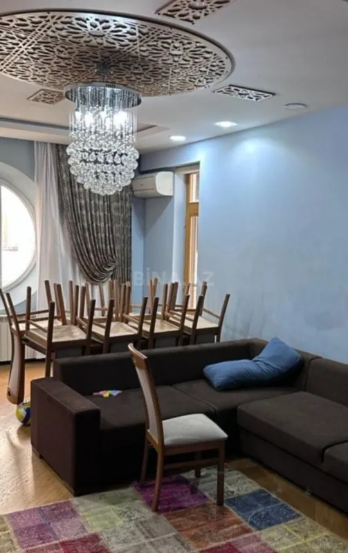 Satılır 3 otaqlı mənzil 129 m²
