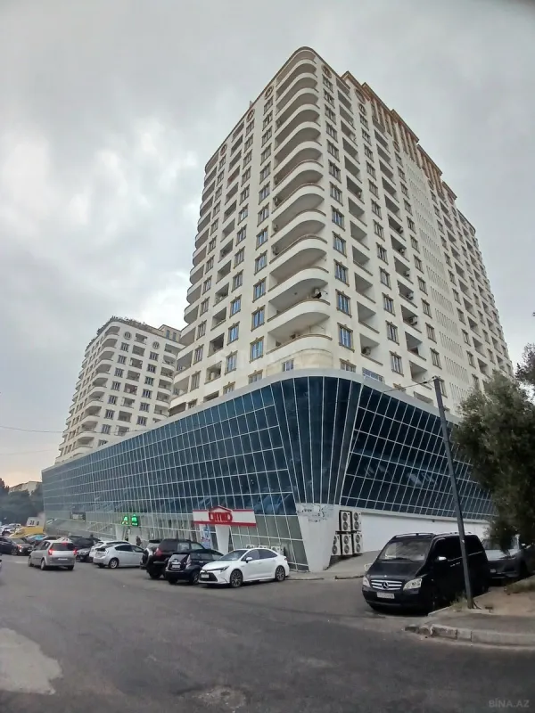 Satılır 3 otaqlı mənzil 129 m²