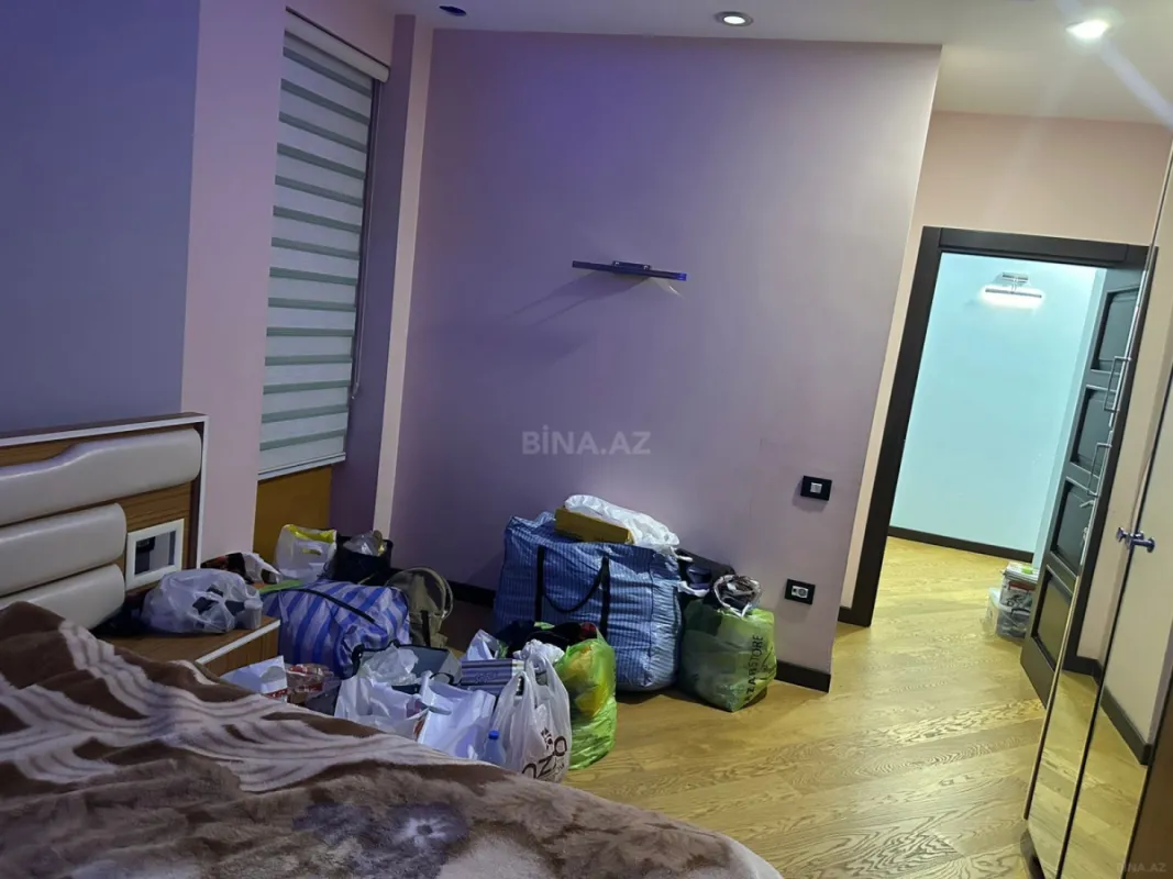 Satılır 3 otaqlı mənzil 129 m²