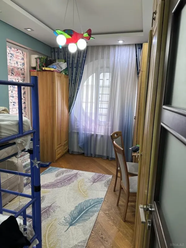 Satılır 3 otaqlı mənzil 129 m²