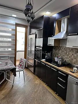 Satılır 3 otaqlı mənzil 129 m²