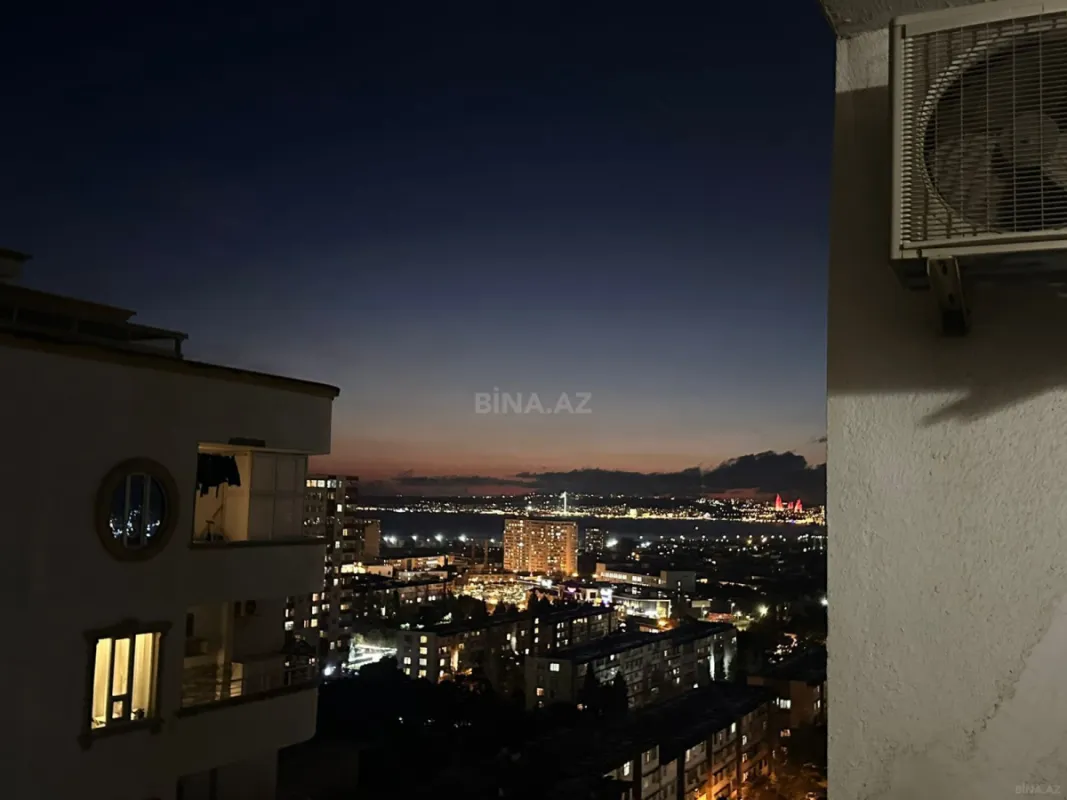 Satılır 3 otaqlı mənzil 129 m²