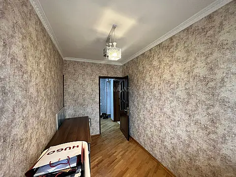Satılır 4 otaqlı mənzil 85 m²
