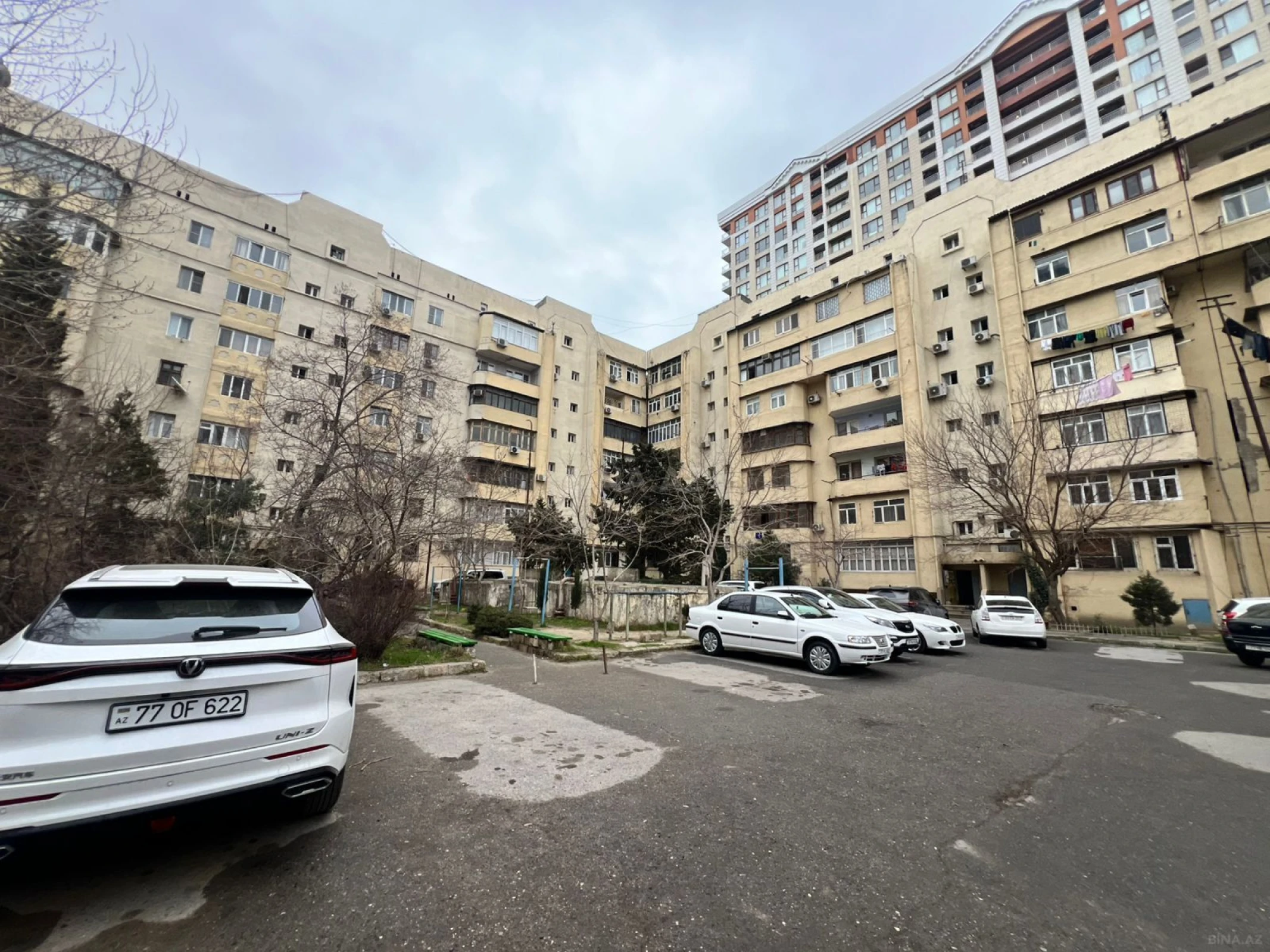 Satılır 4 otaqlı mənzil 85 m²