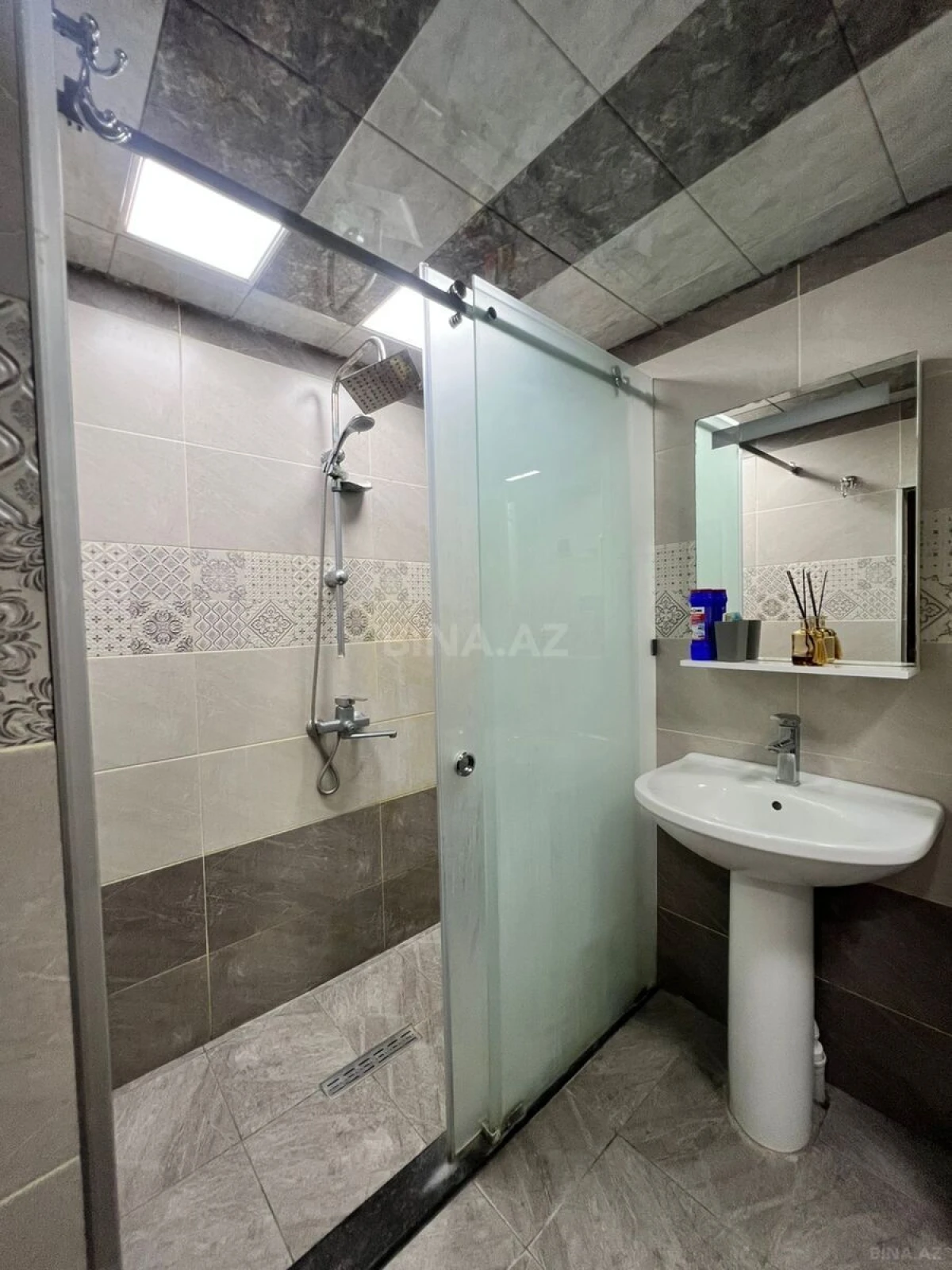 Satılır 4 otaqlı mənzil 85 m²