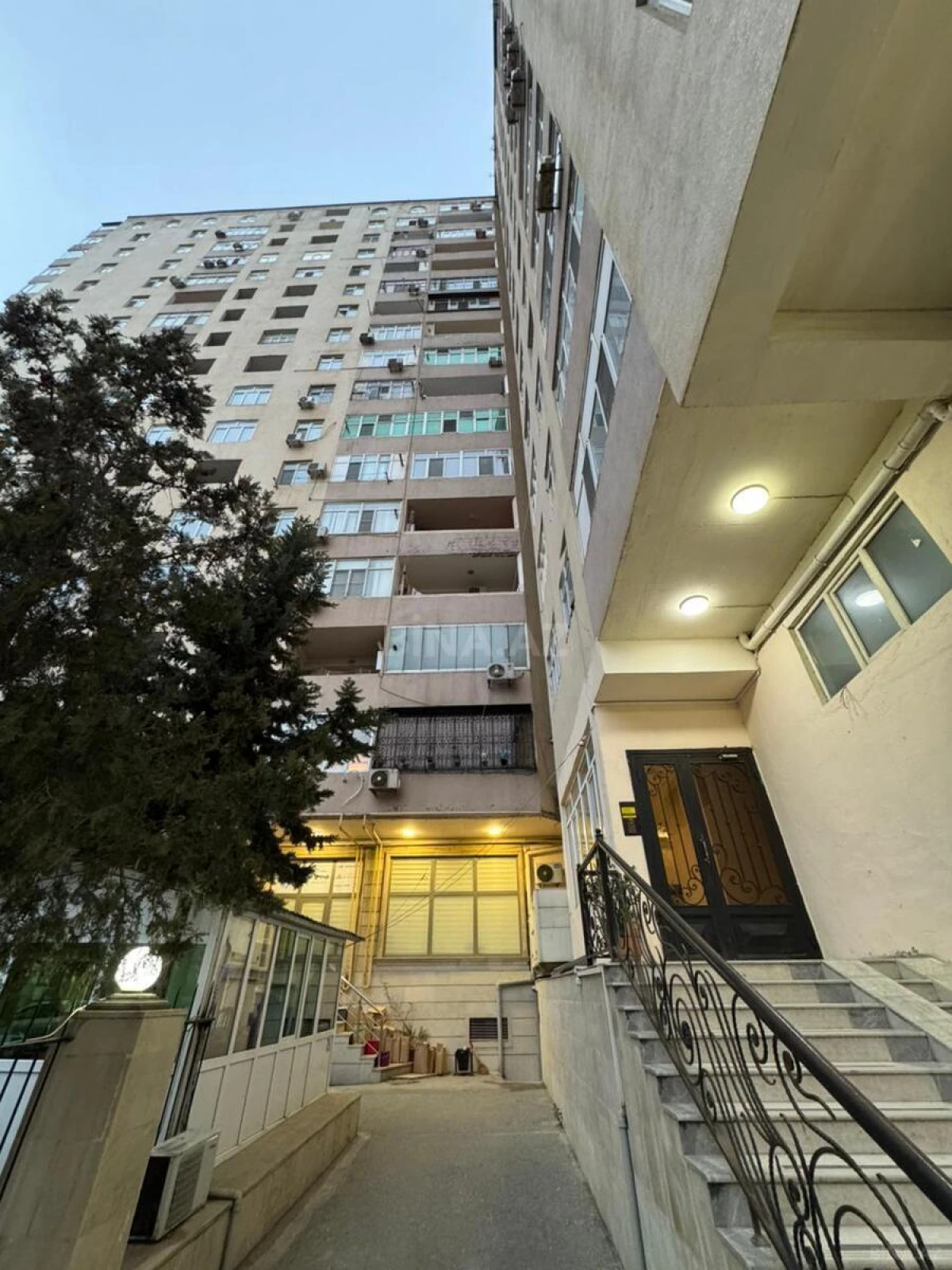 Satılır 2 otaqlı mənzil 90 m²