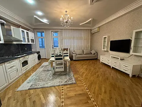Satılır 2 otaqlı mənzil 90 m² — Bakı, İnşaatçılar 2 otaq 90.00 m²