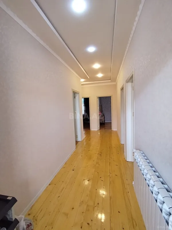 Satılır 4 otaqlı həyət evi 200 m²
