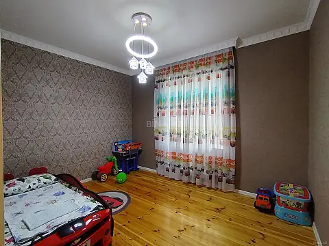 Satılır 4 otaqlı həyət evi 200 m²