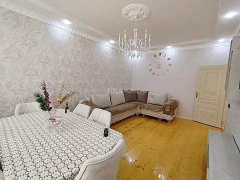 Satılır 4 otaqlı həyət evi 200 m²