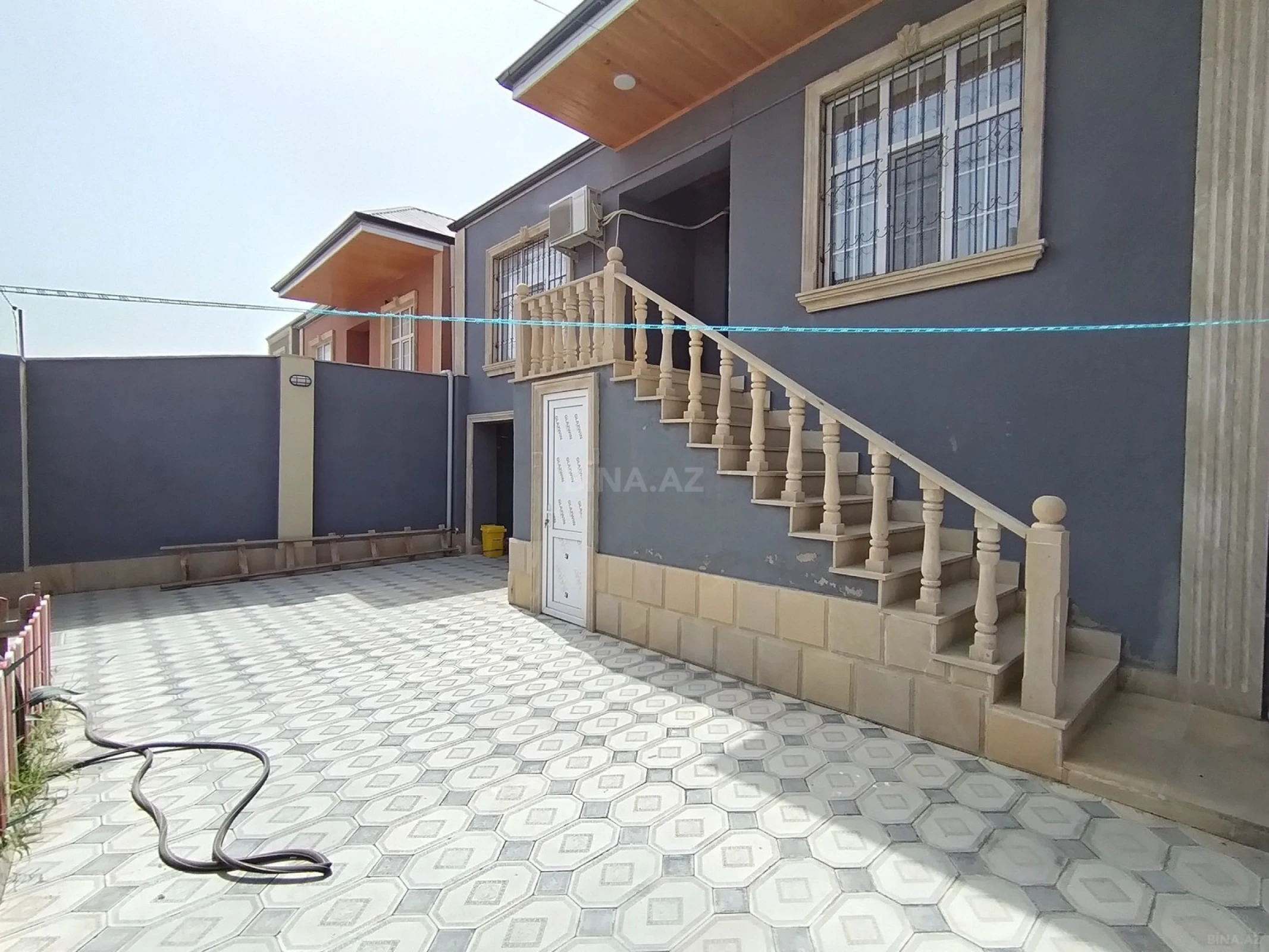 Satılır 4 otaqlı həyət evi 200 m²