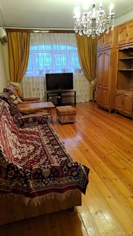 Kirayə verilir 2 otaqlı mənzil 62 m²