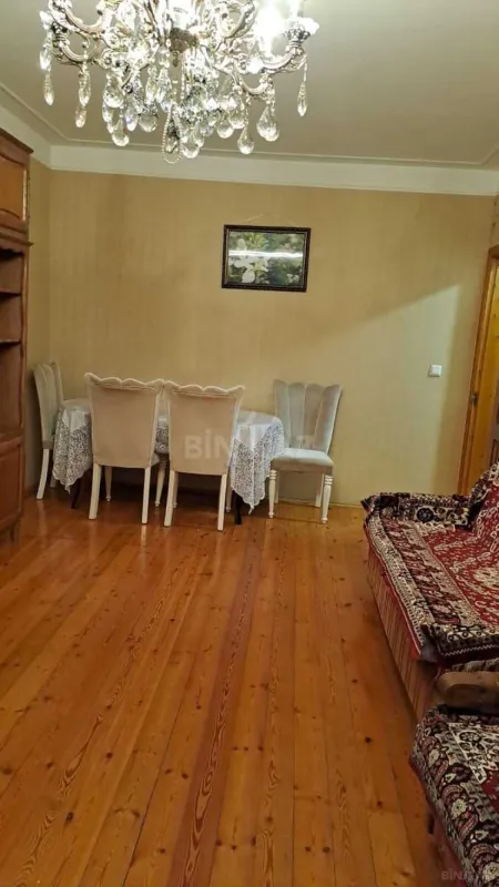 Kirayə verilir 2 otaqlı mənzil 62 m²