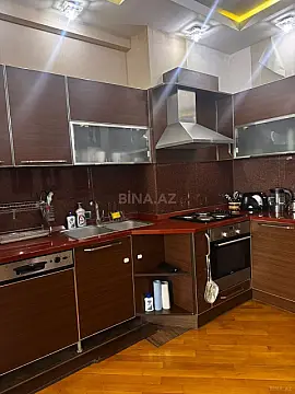 Kirayə verilir 3 otaqlı mənzil 145 m²