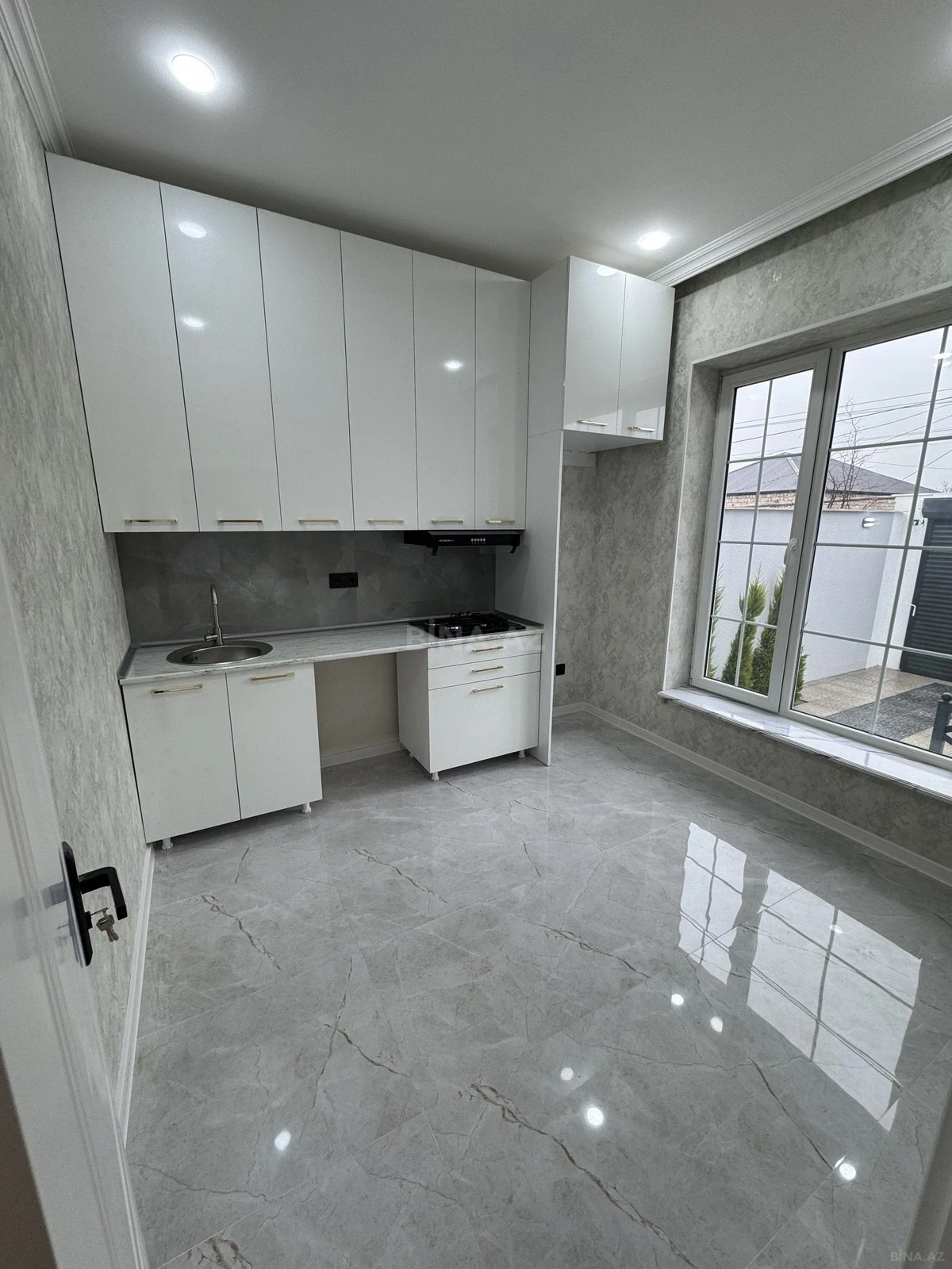 Satılır 4 otaqlı həyət evi 120 m²