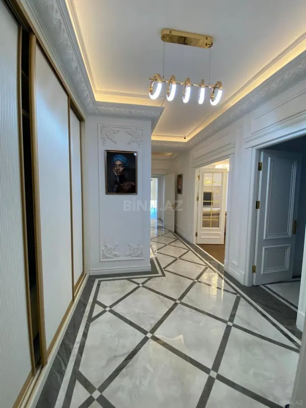 Kirayə verilir 2 otaqlı mənzil 110 m²