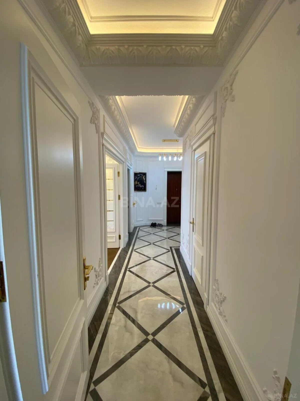 Kirayə verilir 2 otaqlı mənzil 110 m²