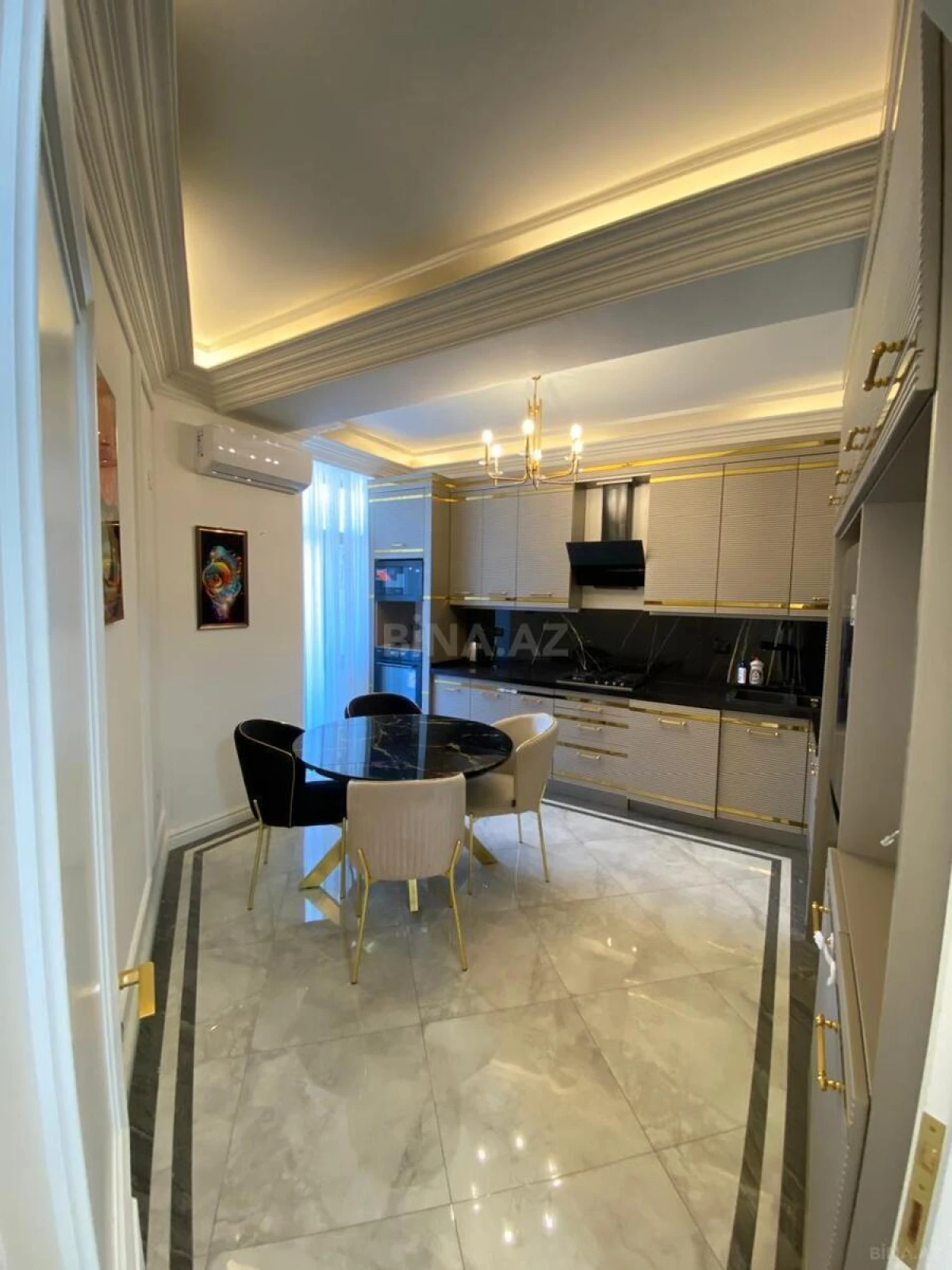 Kirayə verilir 2 otaqlı mənzil 110 m²