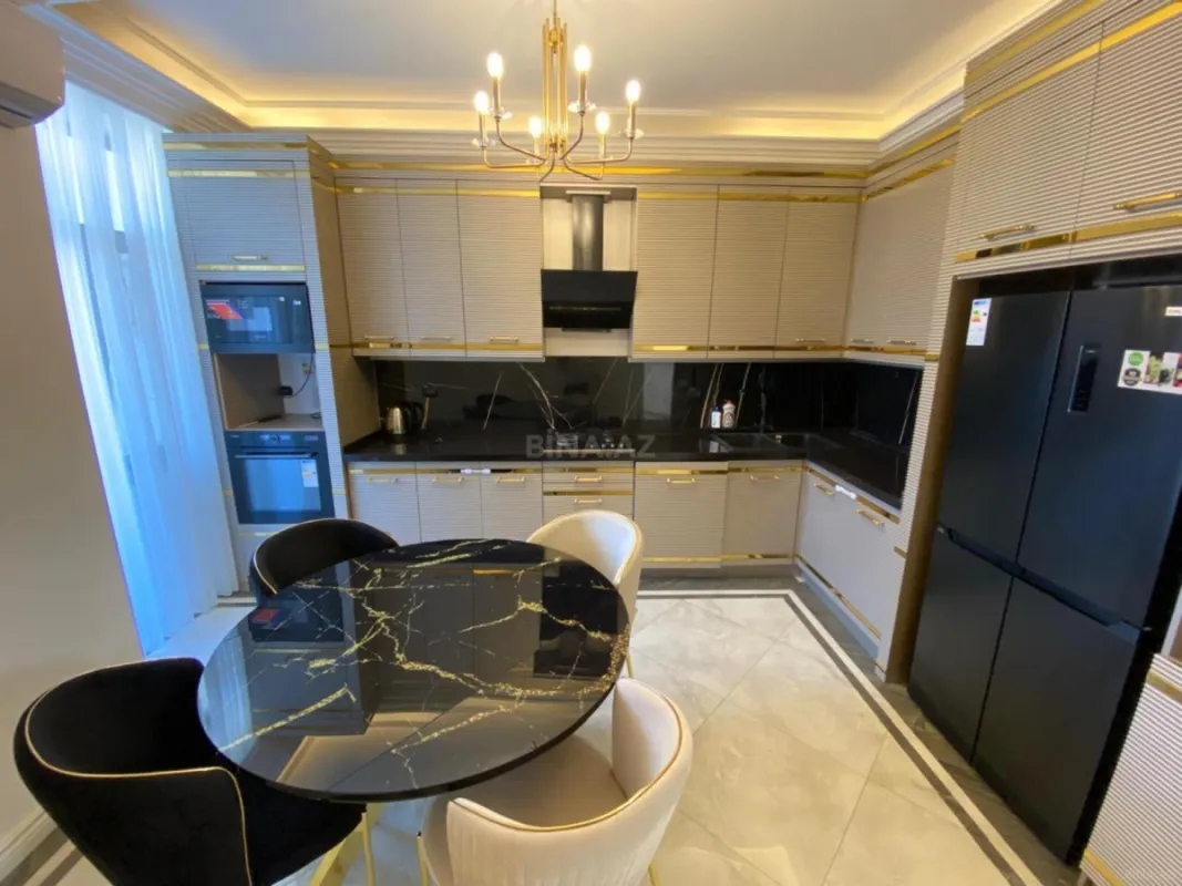 Kirayə verilir 2 otaqlı mənzil 110 m²